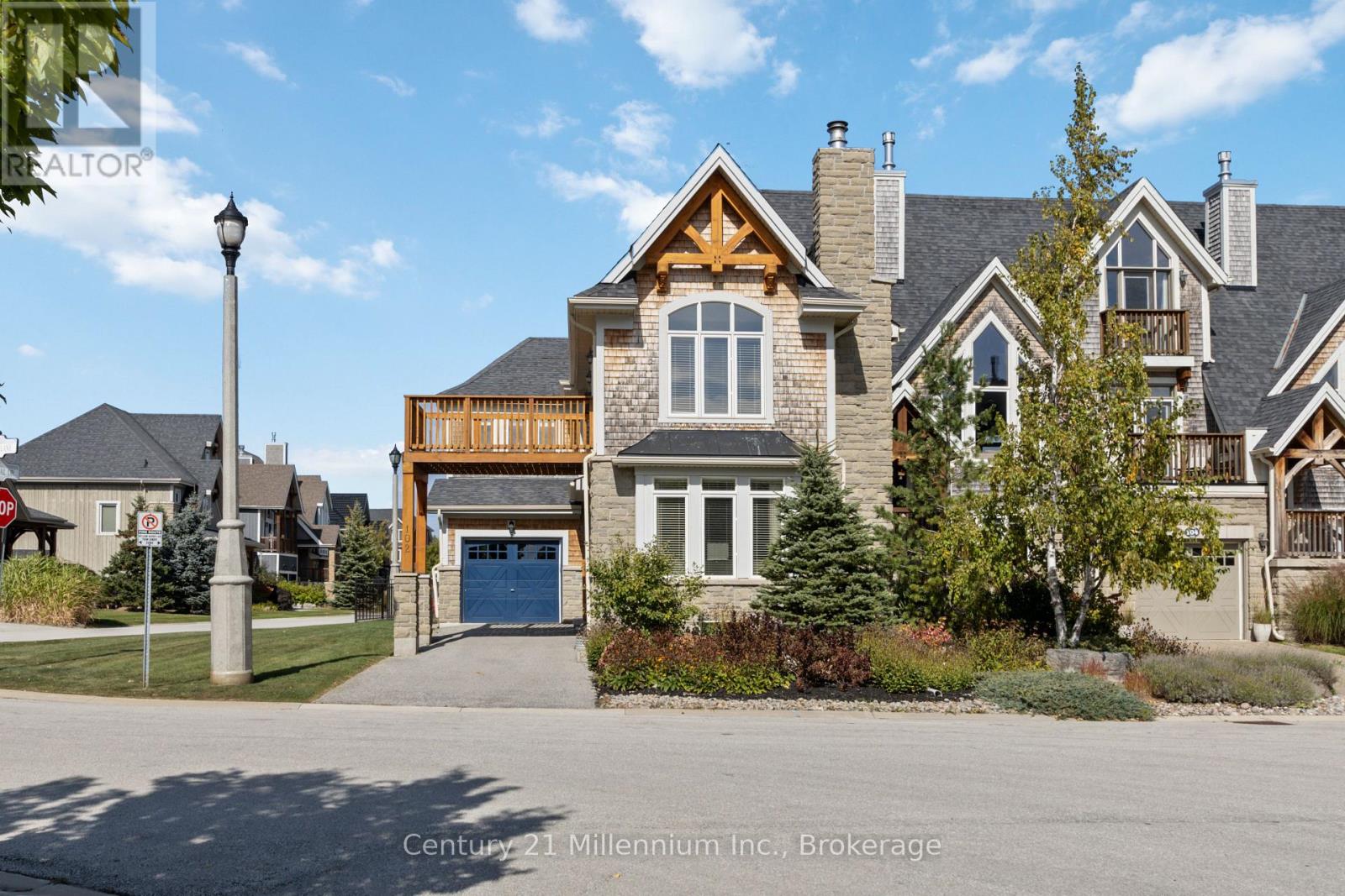 102 Comet Lane, Blue Mountains, Ontario  L9Y 0B8 - Photo 1 - X12196079