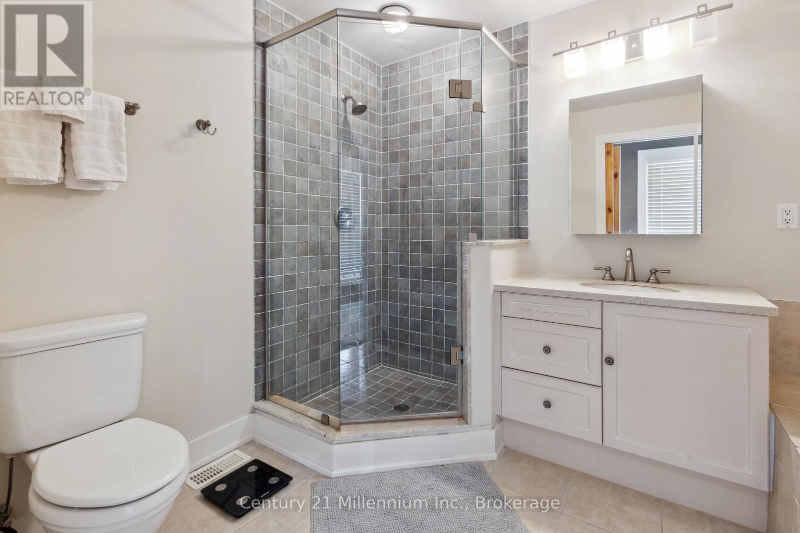 102 Comet Lane, Blue Mountains, Ontario  L9Y 0B8 - Photo 30 - X12196079