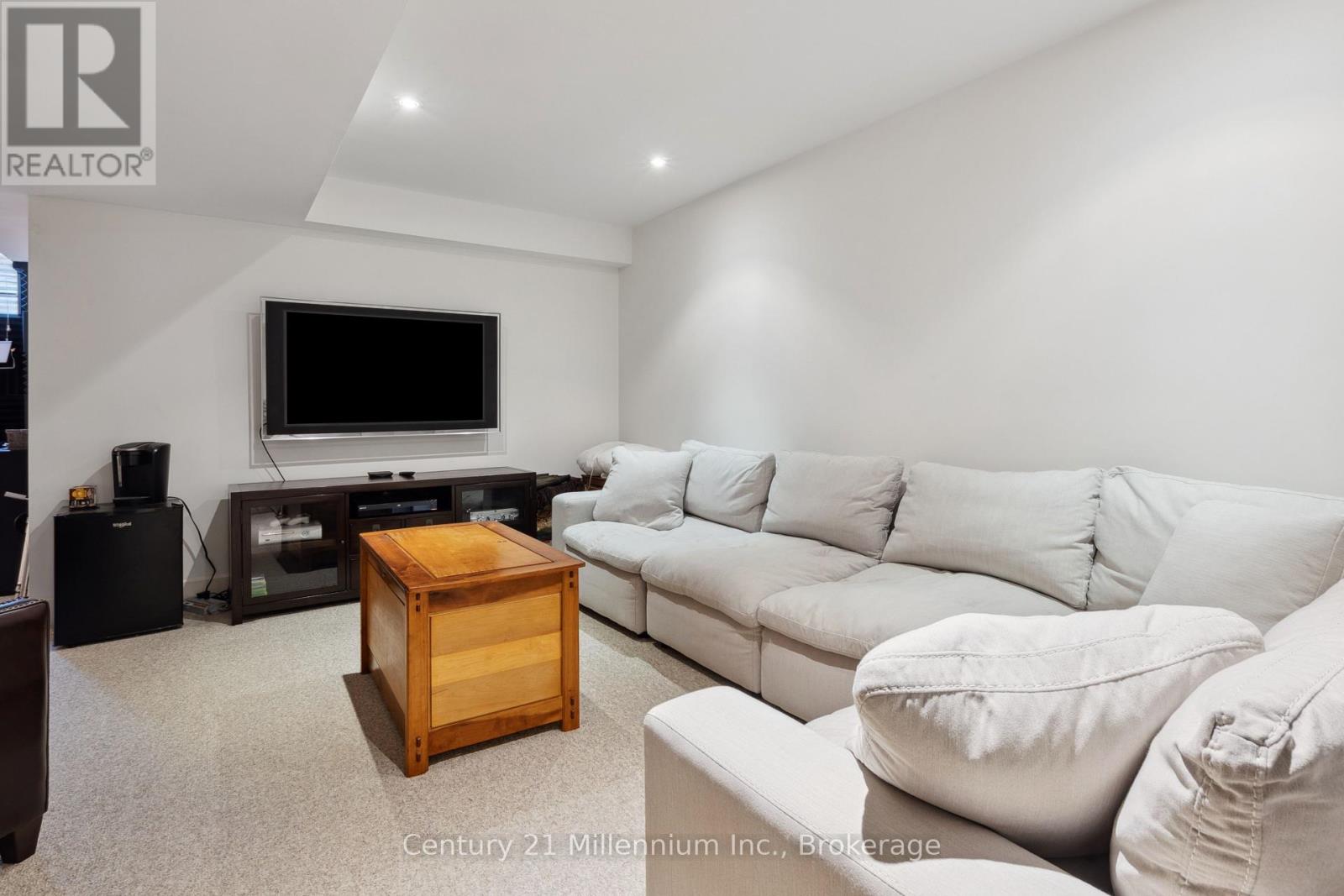 102 Comet Lane, Blue Mountains, Ontario  L9Y 0B8 - Photo 44 - X12196079