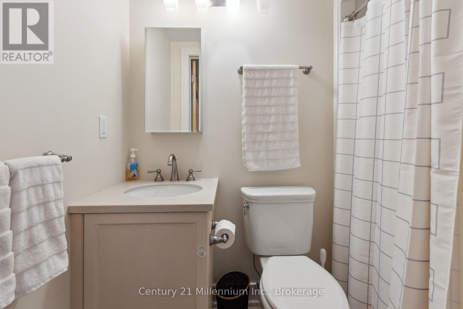 102 Comet Lane, Blue Mountains, Ontario  L9Y 0B8 - Photo 46 - X12196079