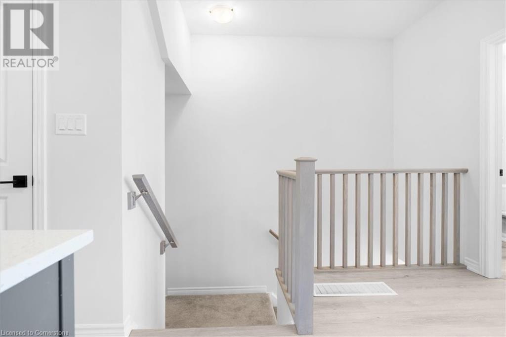 290 Equestrian Way Unit# 46, Cambridge, Ontario  N3E 0E7 - Photo 5 - 40737583