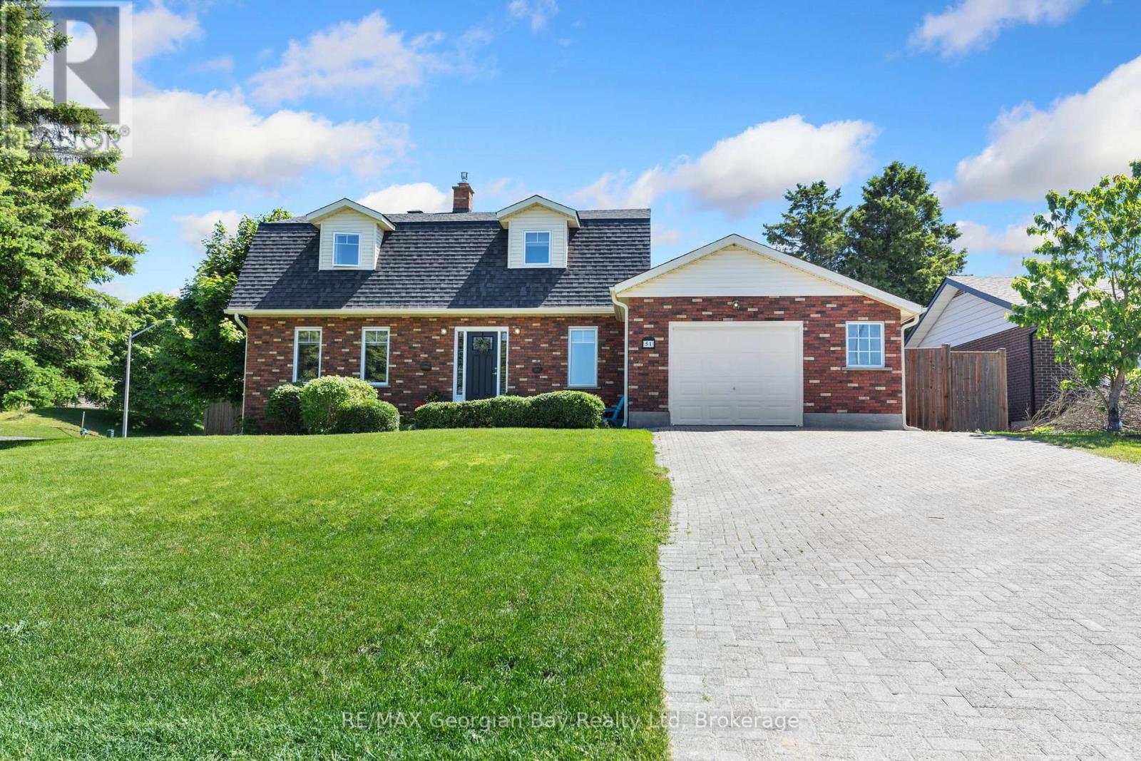 51 Payette Drive, Penetanguishene, Ontario  L9M 1H5 - Photo 1 - S12196262