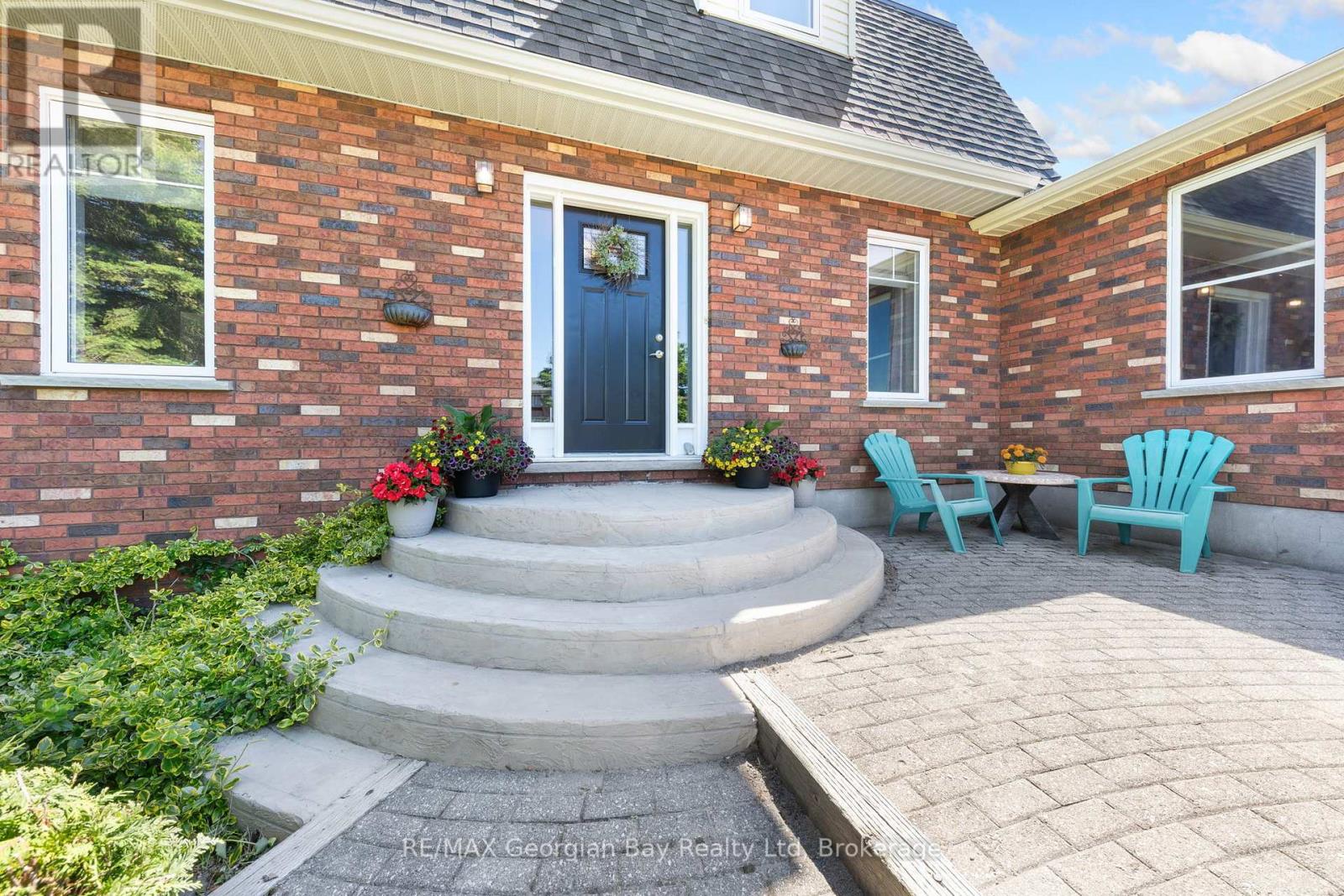 51 Payette Drive, Penetanguishene, Ontario  L9M 1H5 - Photo 2 - S12196262