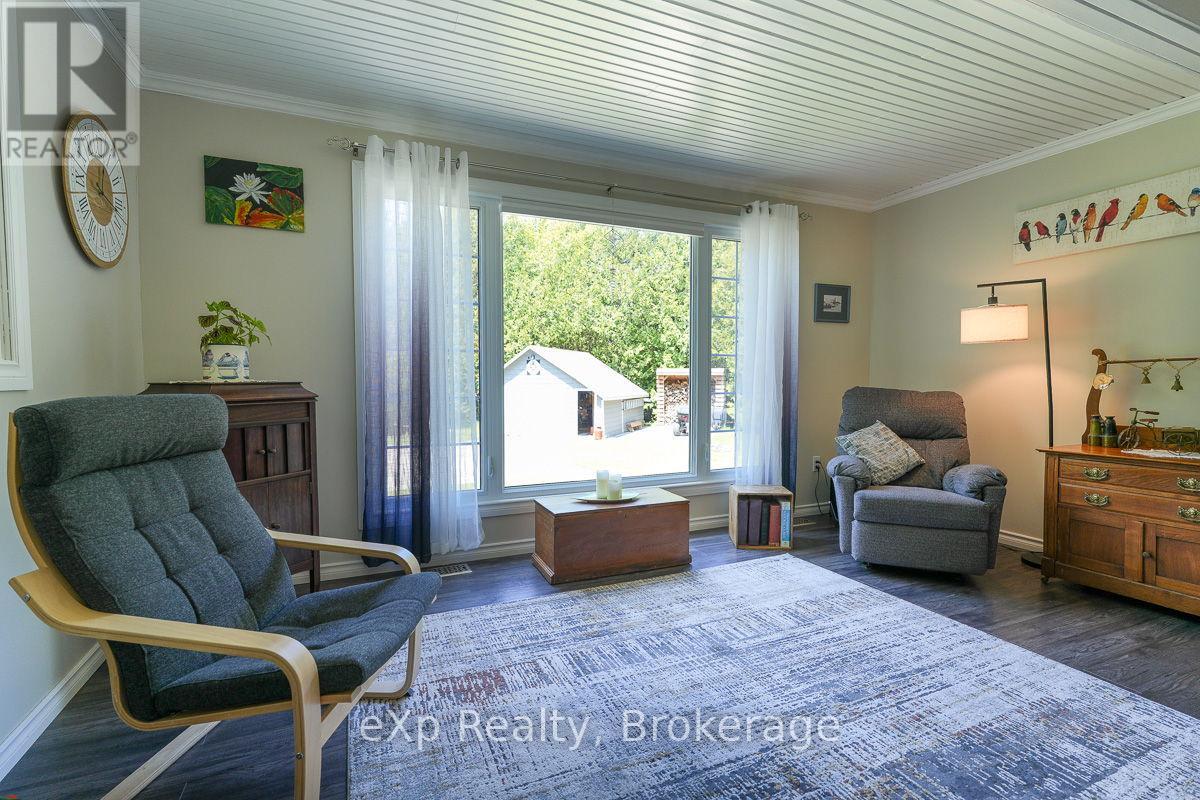35 Cardinal Avenue, South Bruce Peninsula, Ontario  N0H 2T0 - Photo 13 - X12196138