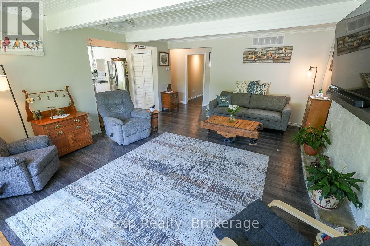 35 Cardinal Avenue, South Bruce Peninsula, Ontario  N0H 2T0 - Photo 16 - X12196138