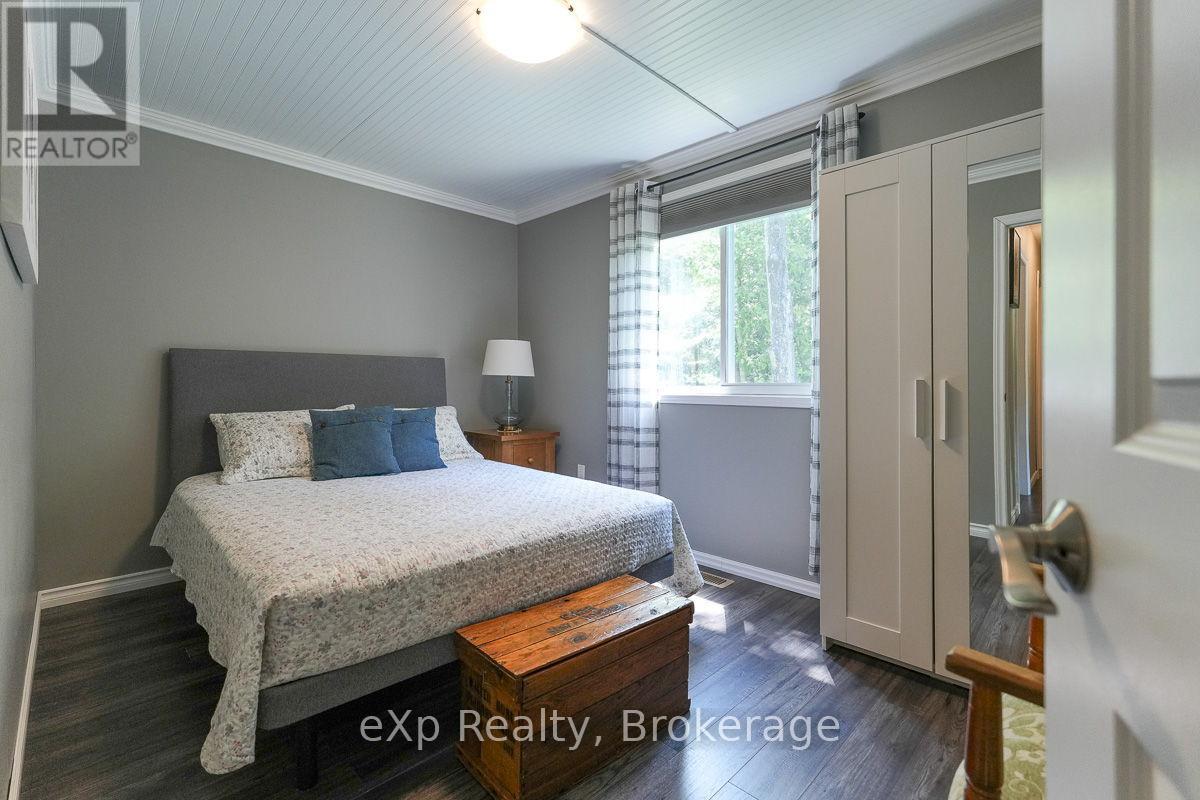 35 Cardinal Avenue, South Bruce Peninsula, Ontario  N0H 2T0 - Photo 19 - X12196138