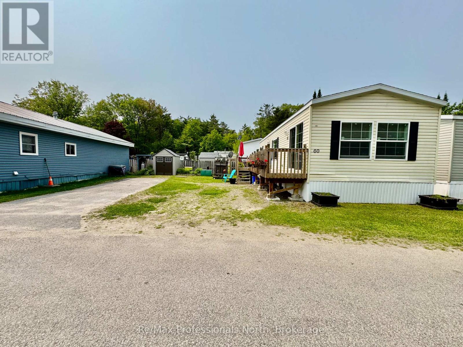 60 - 1007 Racoon Road, Gravenhurst, Ontario  P1P 0C3 - Photo 2 - X12196388