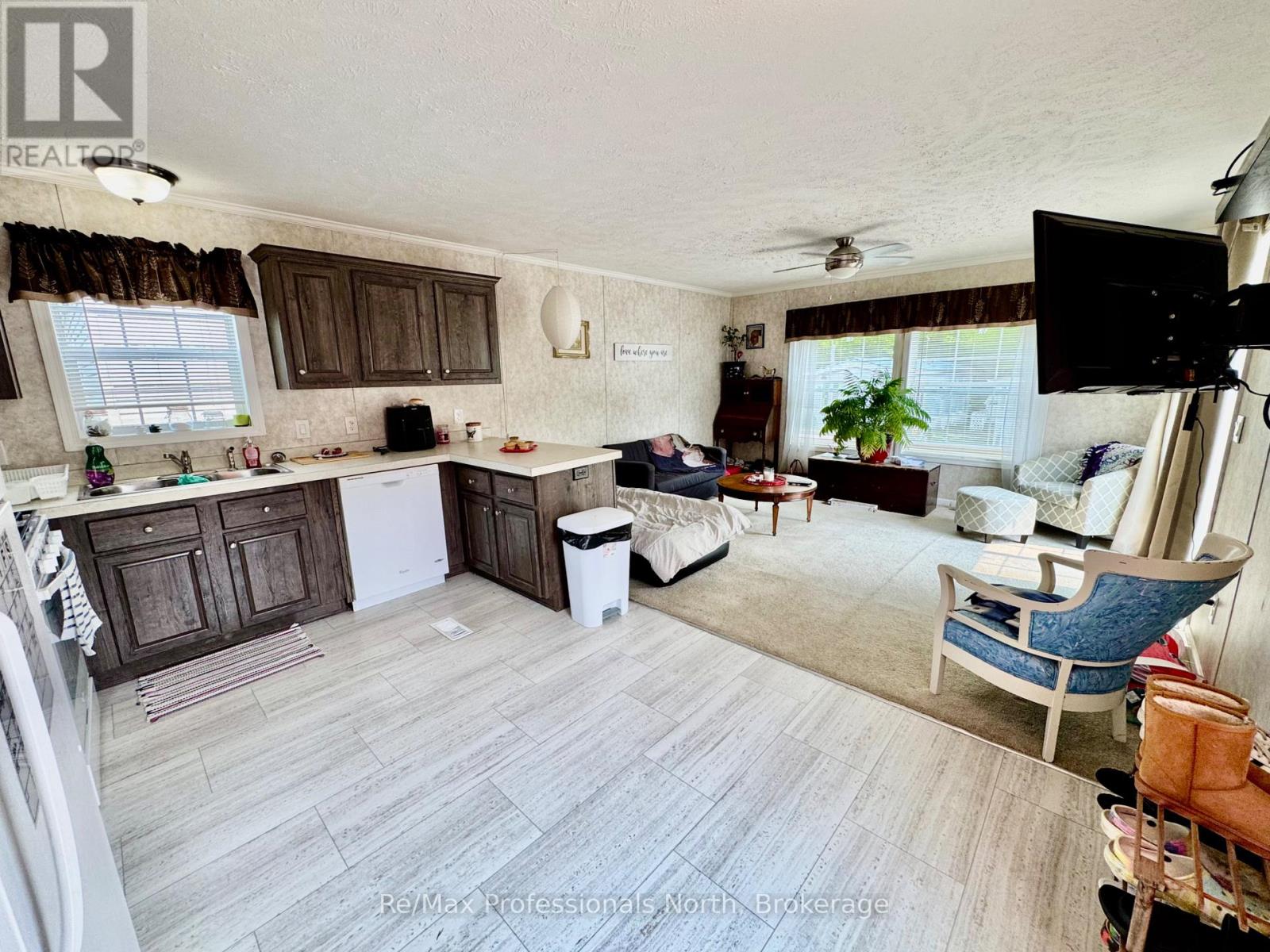 60 - 1007 Racoon Road, Gravenhurst, Ontario  P1P 0C3 - Photo 4 - X12196388