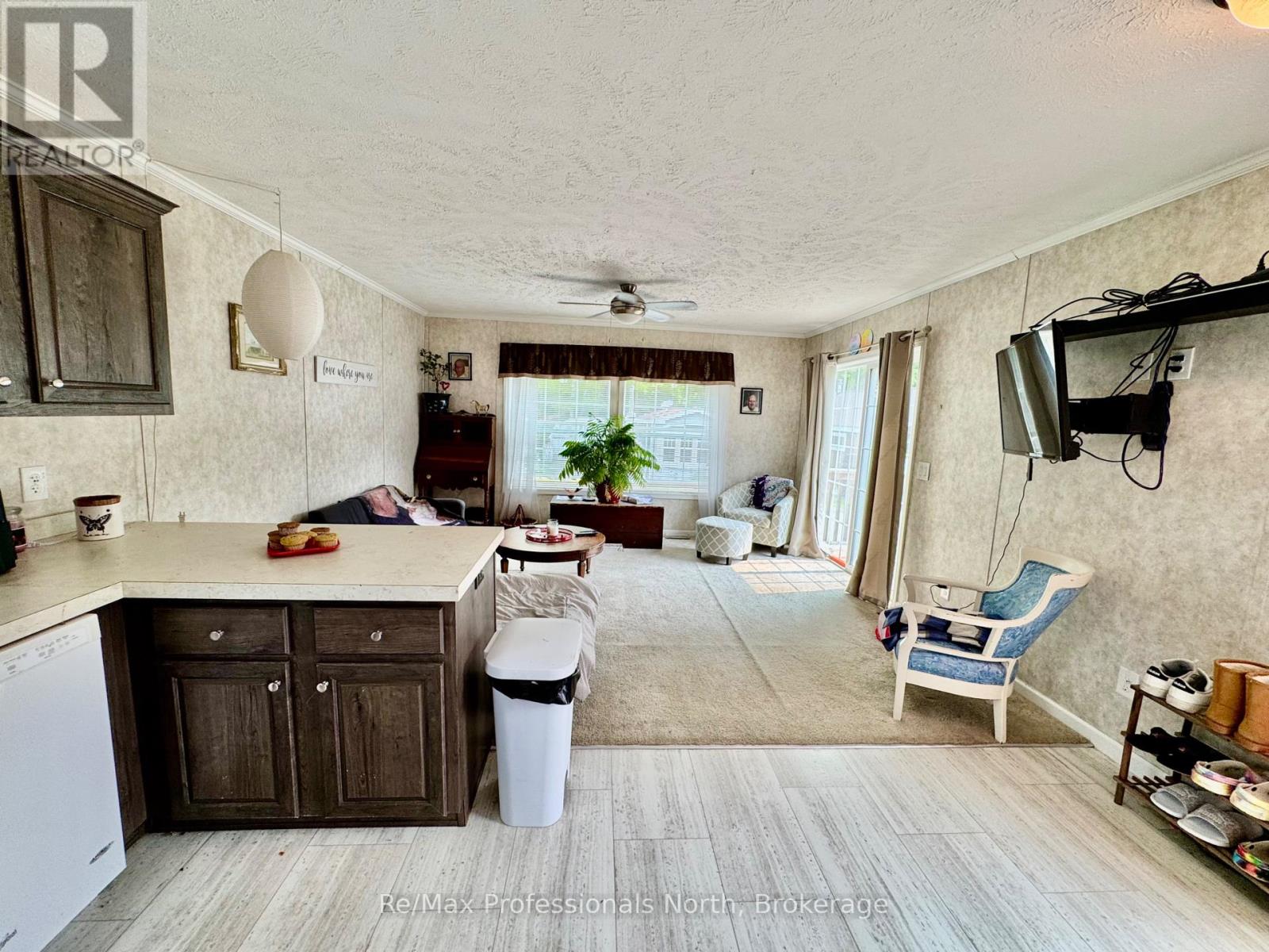 60 - 1007 Racoon Road, Gravenhurst, Ontario  P1P 0C3 - Photo 5 - X12196388