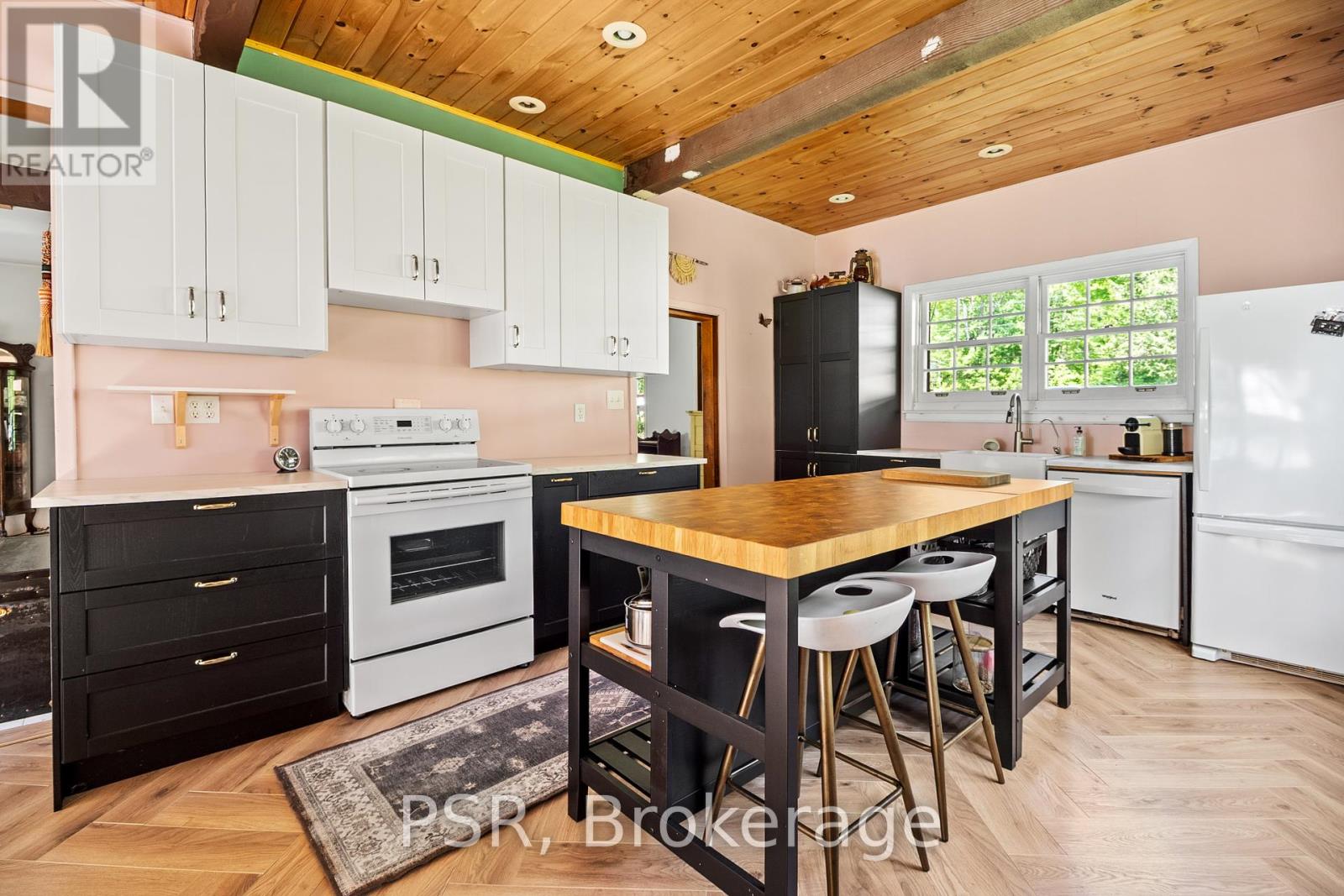 1113 Moon River Road, Muskoka Lakes, Ontario  P0C 1A0 - Photo 19 - X12196986