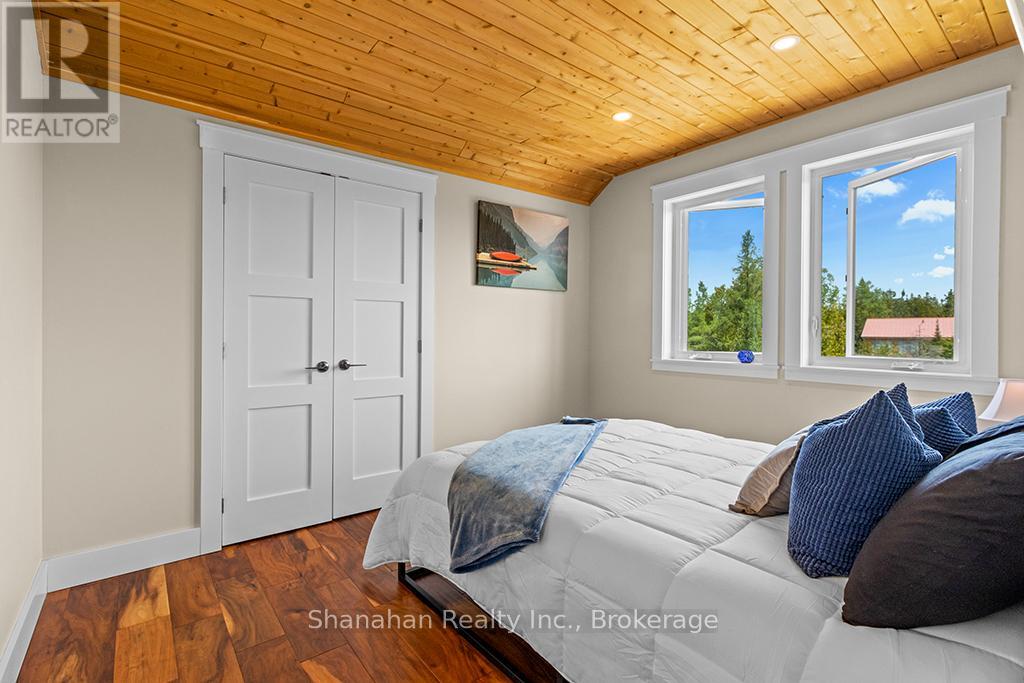 409 Eagle Road, Northern Bruce Peninsula, Ontario  N0H 2R0 - Photo 32 - X12197181