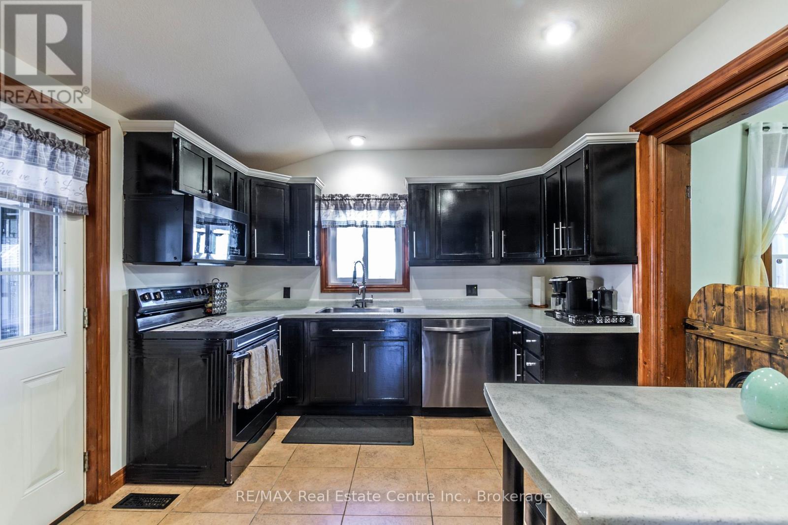 30 Erie Street N, St. Thomas, Ontario  N5R 2M5 - Photo 21 - X12197365