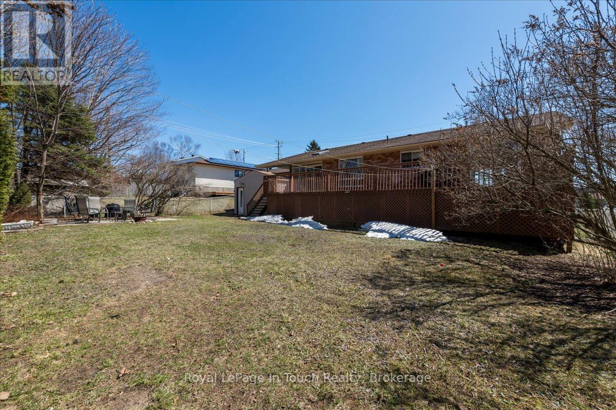93 Edward Street, Penetanguishene, Ontario  L9M 1J3 - Photo 35 - S12197442