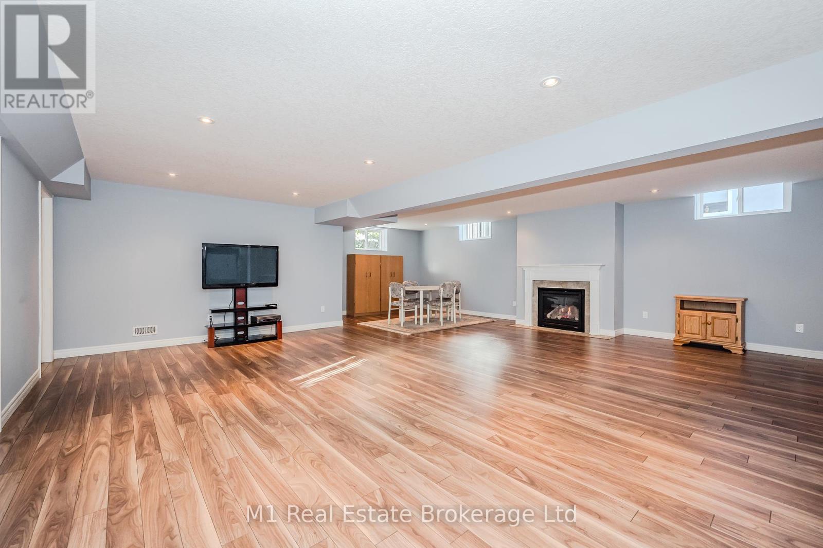 19 - 15 Valley Road, Guelph, Ontario  N1L 0H3 - Photo 31 - X12197696