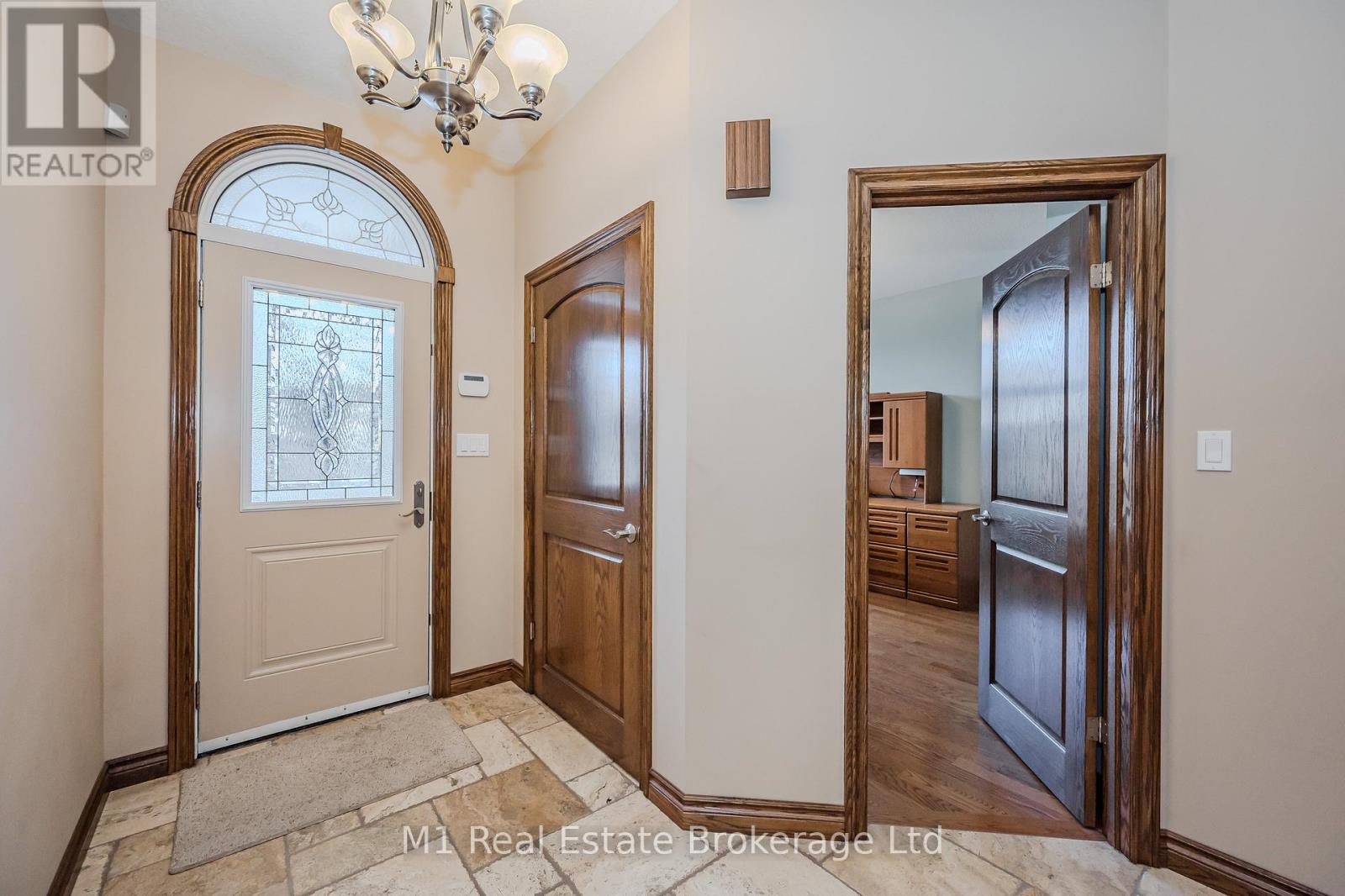 19 - 15 Valley Road, Guelph, Ontario  N1L 0H3 - Photo 6 - X12197696