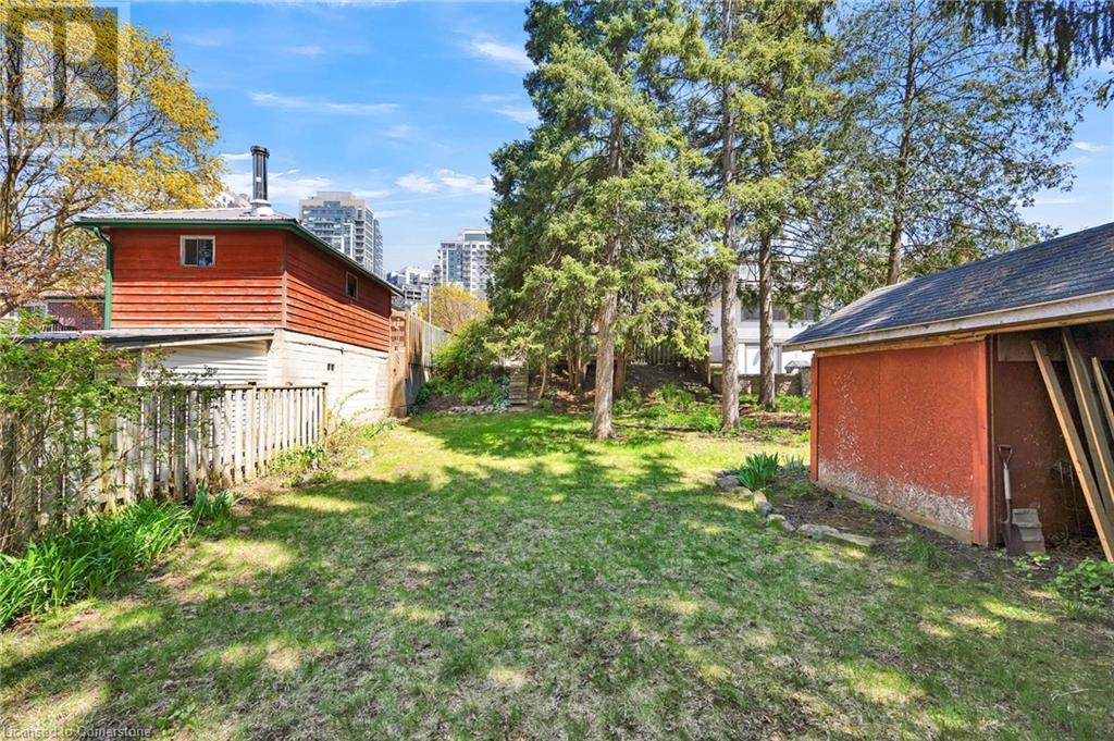 19 Dunbar Road N, Waterloo, Ontario  N2L 2C8 - Photo 29 - 40737461