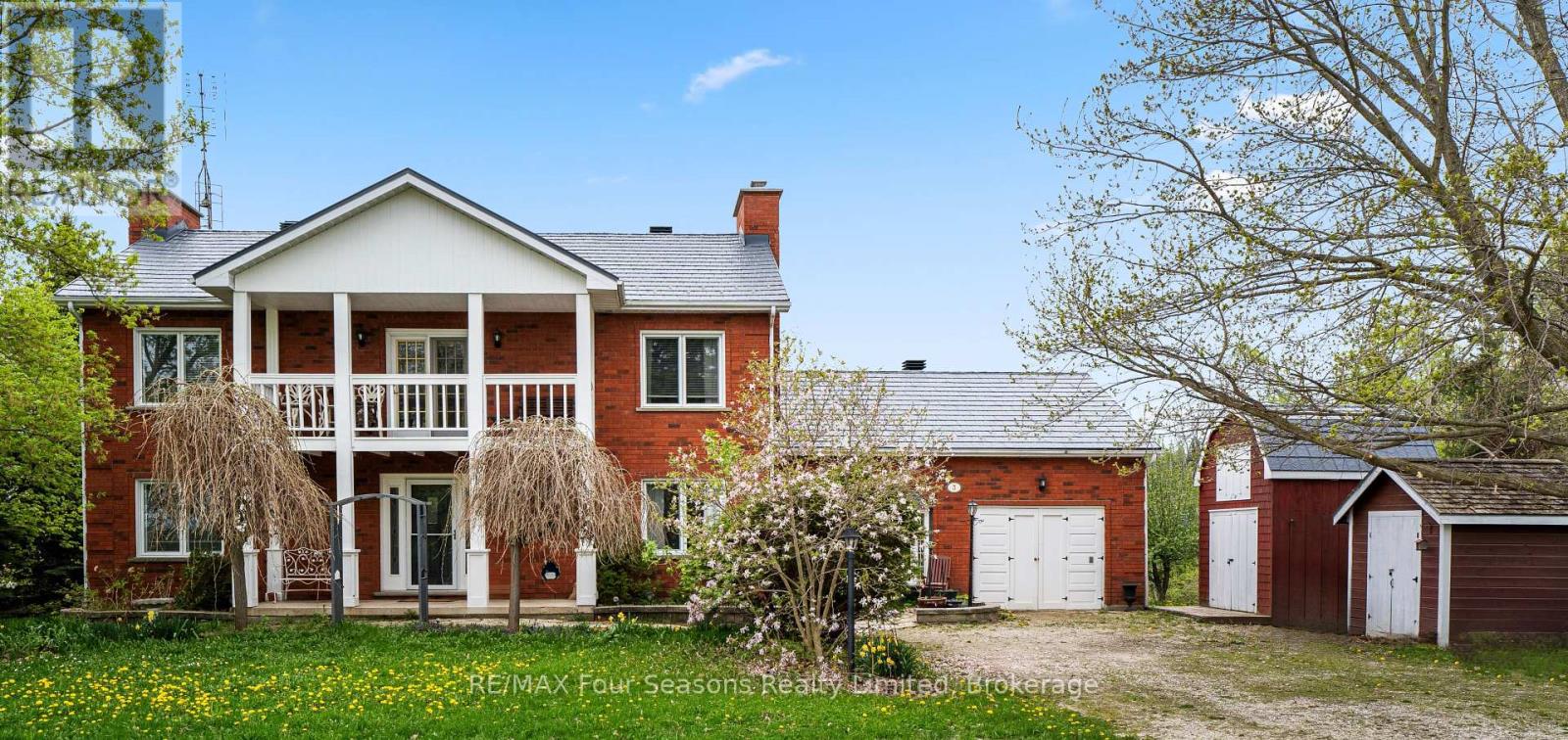 3 Sydenham Trail E, Clearview, Ontario  L0M 1H0 - Photo 2 - S12198023