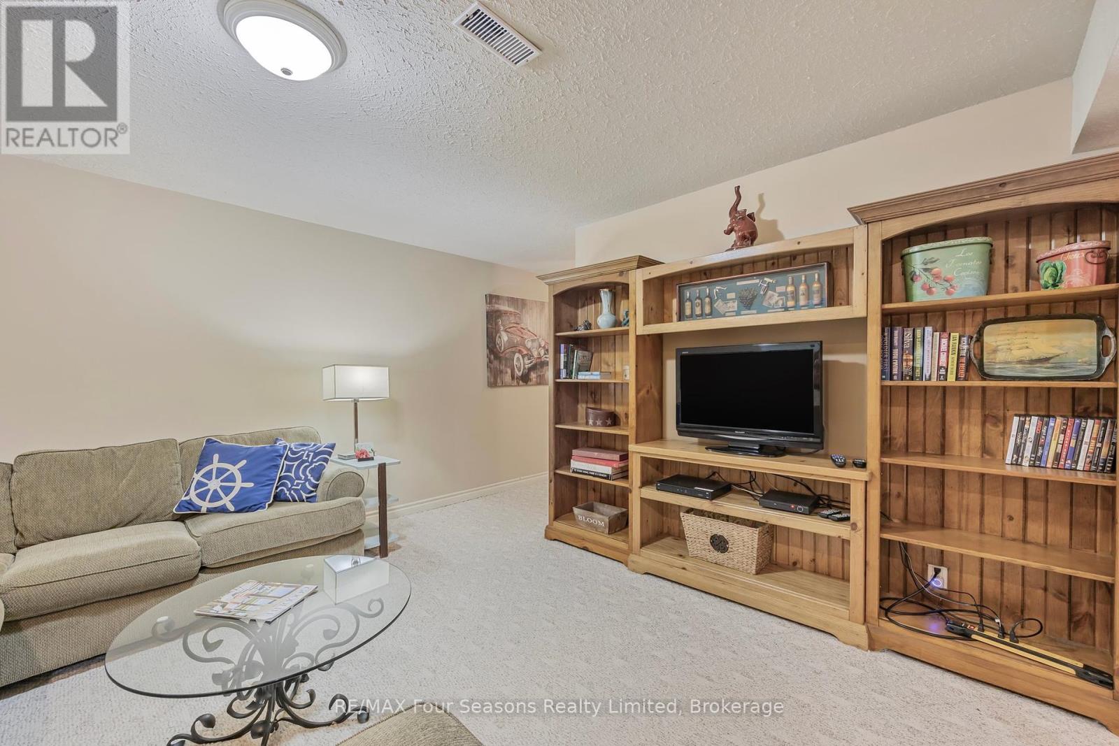 3 Sydenham Trail E, Clearview, Ontario  L0M 1H0 - Photo 28 - S12198023