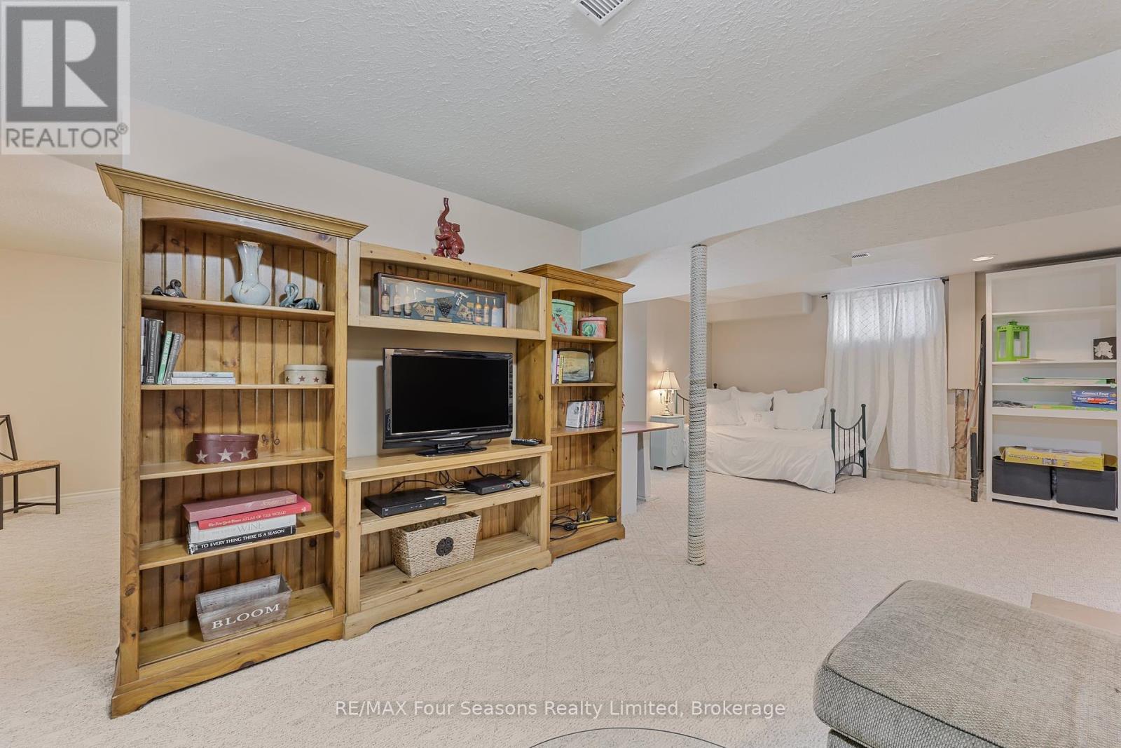3 Sydenham Trail E, Clearview, Ontario  L0M 1H0 - Photo 30 - S12198023