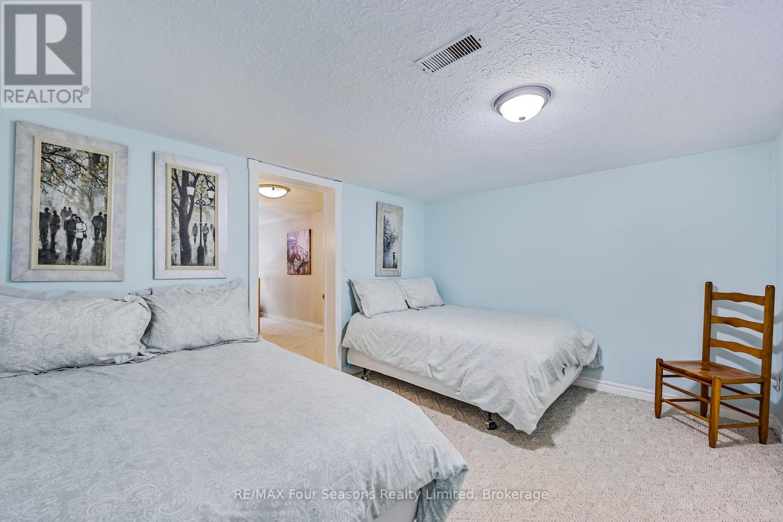 3 Sydenham Trail E, Clearview, Ontario  L0M 1H0 - Photo 32 - S12198023