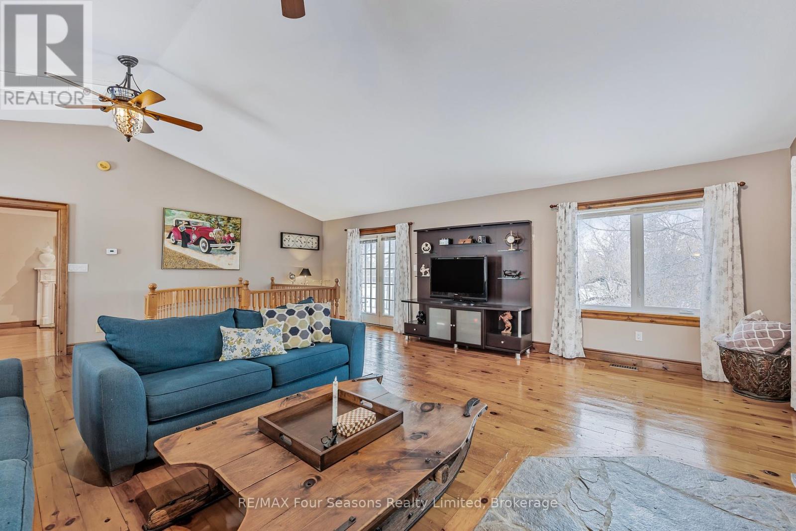 3 Sydenham Trail E, Clearview, Ontario  L0M 1H0 - Photo 34 - S12198023