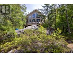 PT ISLAND 45 IN SIX MILE LAKE, Georgian Bay, Ontario