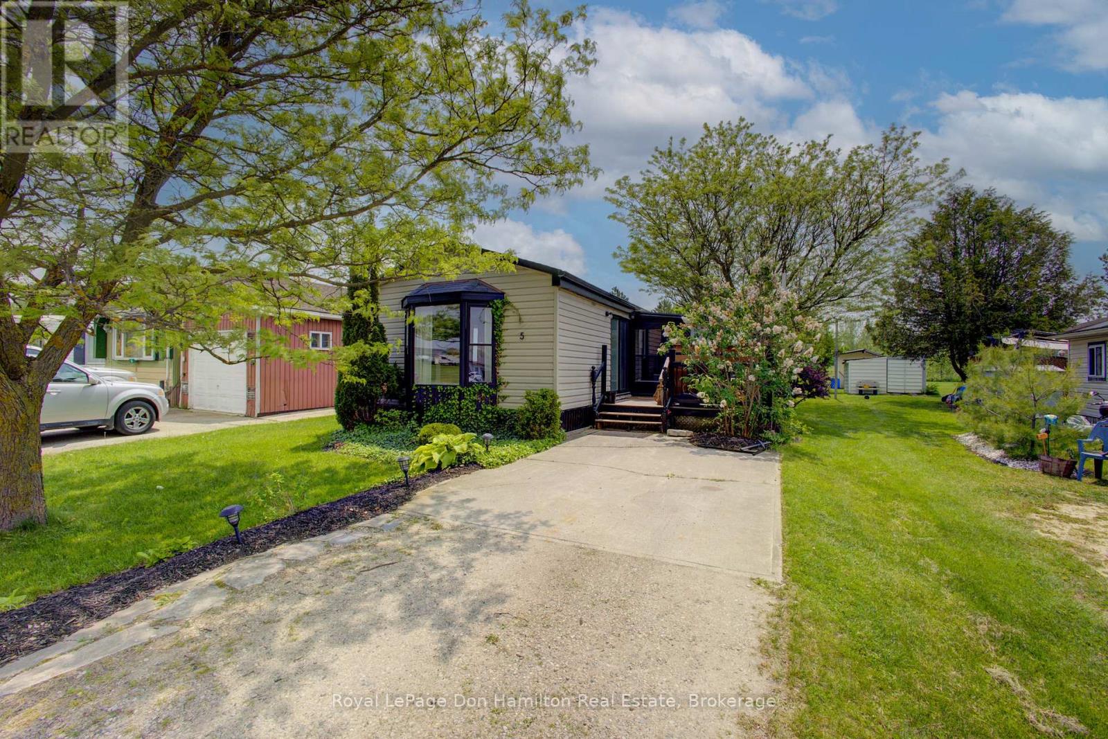 5 - 450 Tremaine Avenue S, North Perth, Ontario  N4W 3G9 - Photo 2 - X12198165