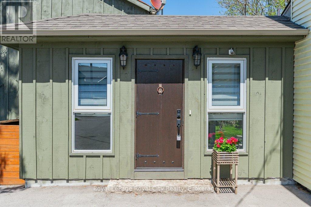 73 Queen Street, Puslinch, Ontario  N0B 2C0 - Photo 4 - X12198206