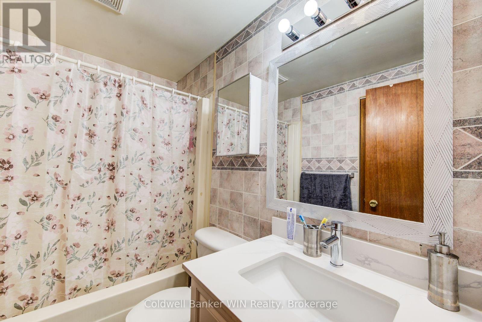 120 Melissa Cres., Wellington North, Ontario  N0G 2L3 - Photo 16 - X12198300