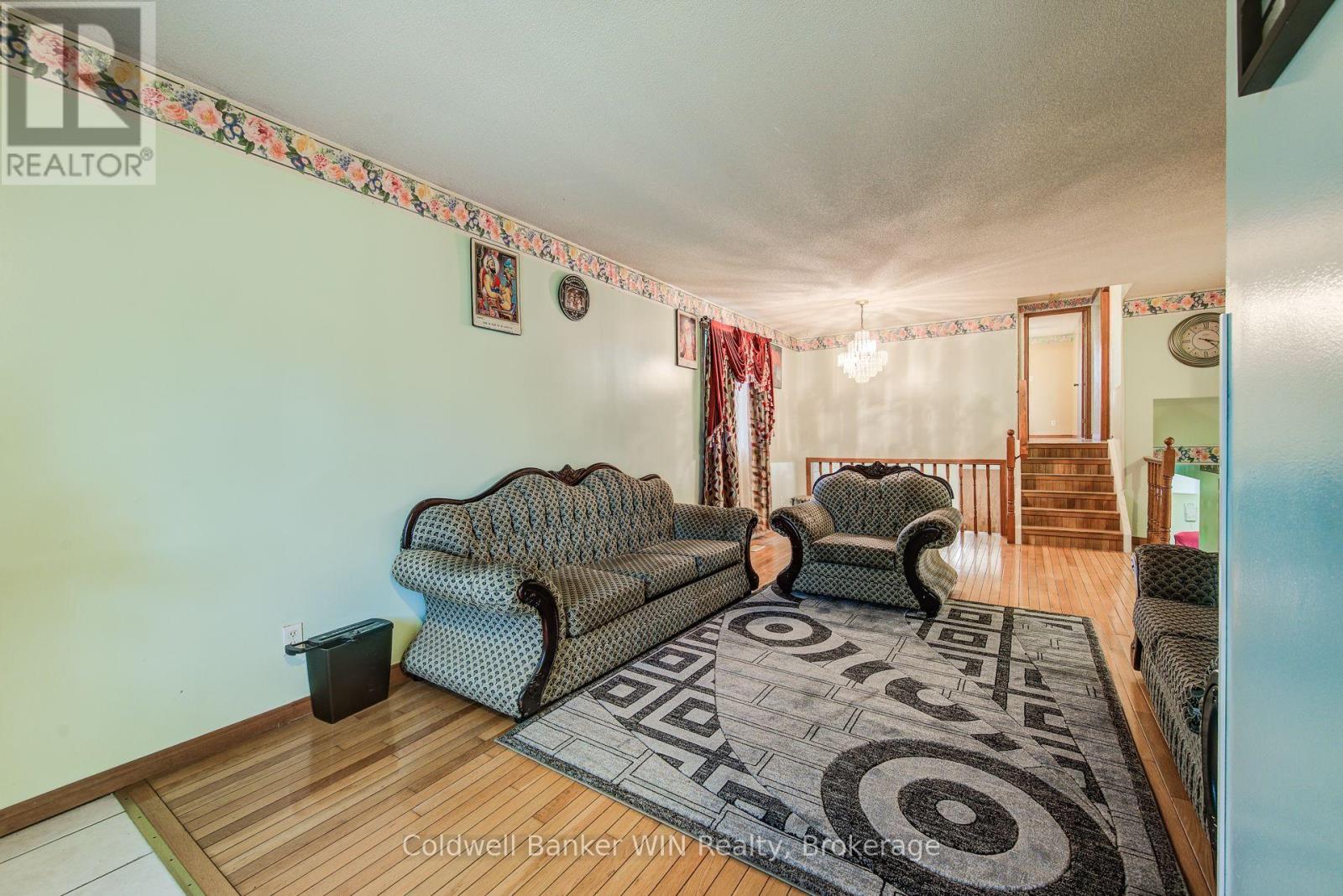 120 Melissa Cres., Wellington North, Ontario  N0G 2L3 - Photo 6 - X12198300
