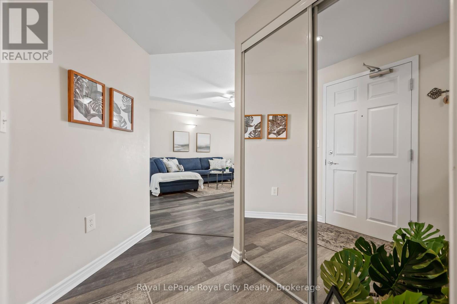 408 - 308 Watson Parkway N, Guelph, Ontario  N1E 0G7 - Photo 2 - X12198313