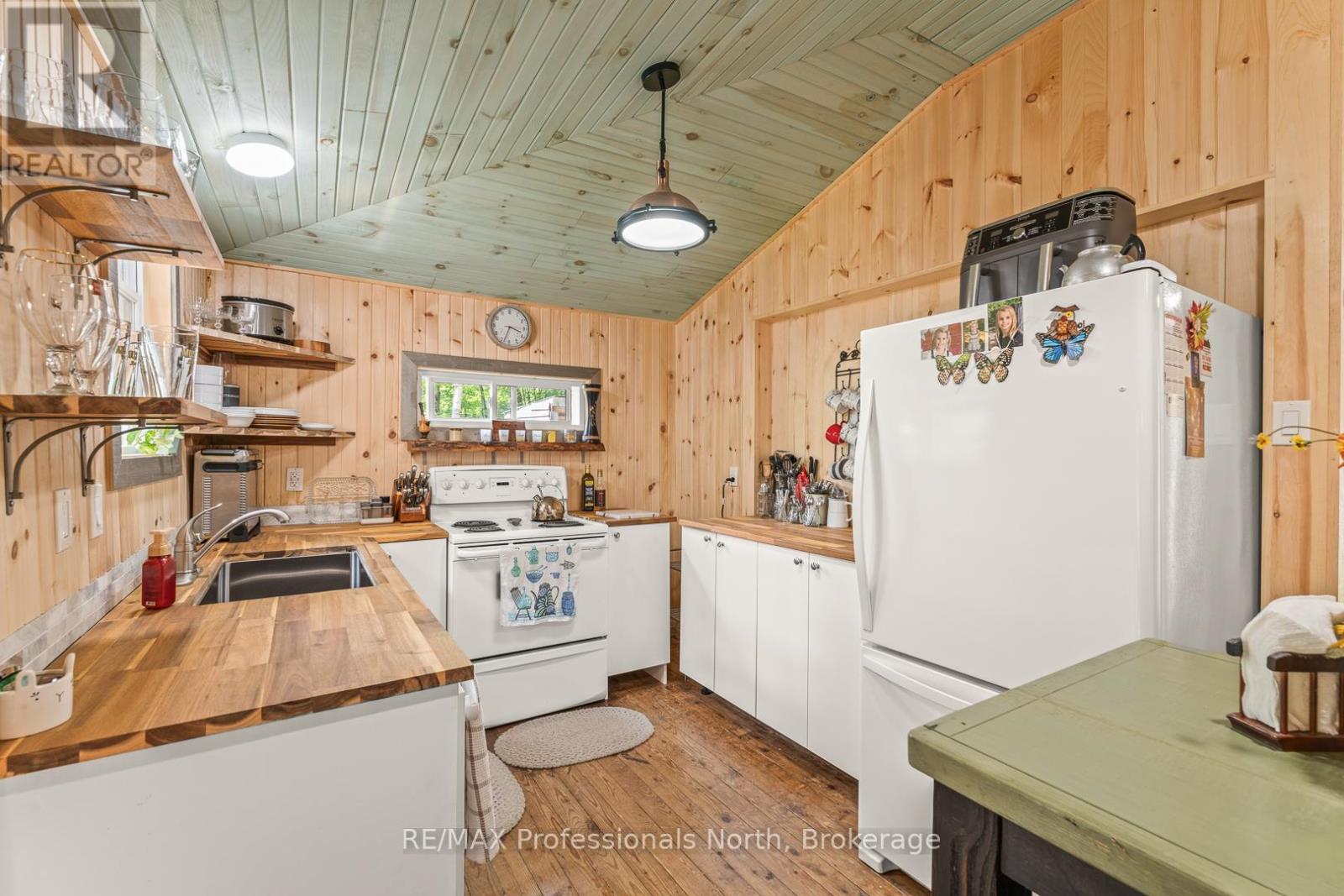 1053 Cutler Road, Muskoka Lakes, Ontario  P0B 1M0 - Photo 8 - X12198439
