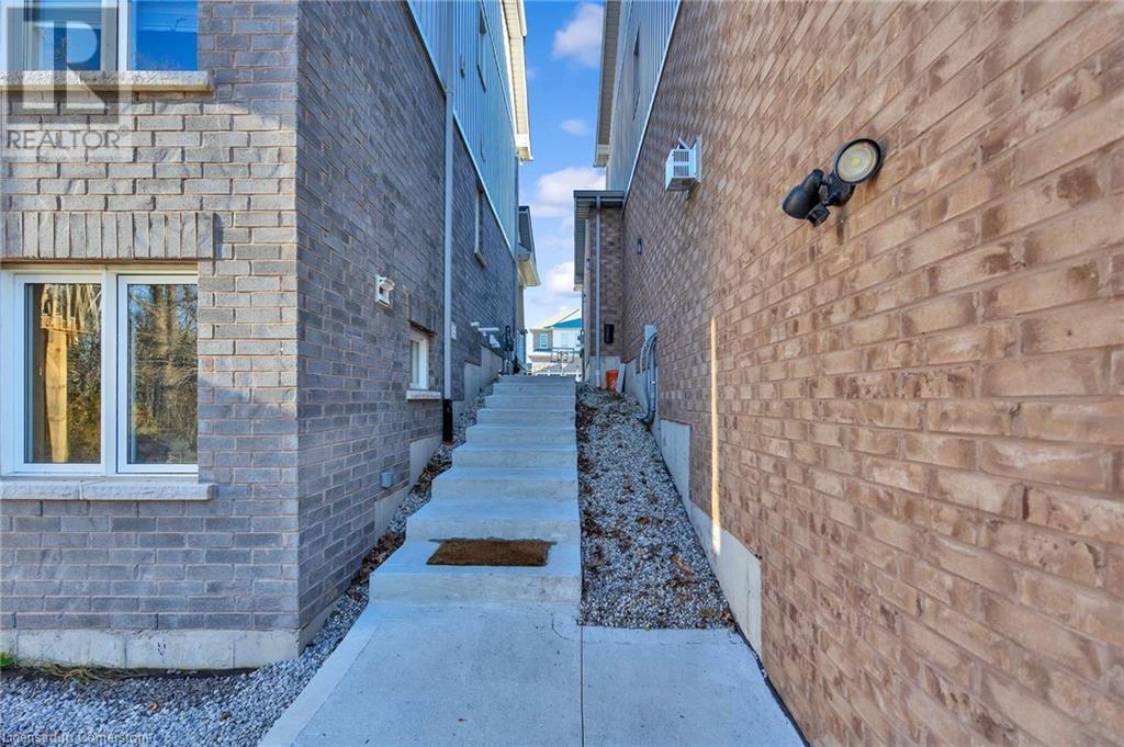 210 Dolman Street, Breslau, Ontario  N0B 1M0 - Photo 28 - 40736121