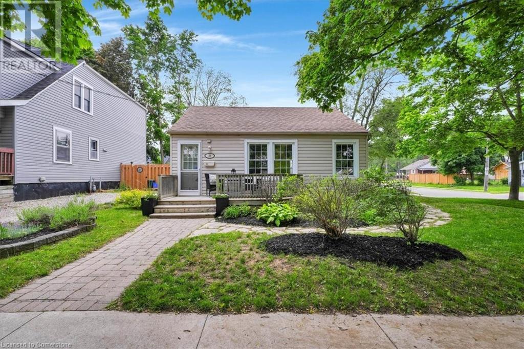 39 BRANT Crescent, Kitchener, Ontario