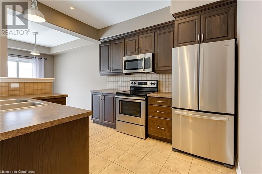 Upper-313 Featherstone Crescent, Kitchener, Ontario  N2R 1Z4 - Photo 3 - 40735668