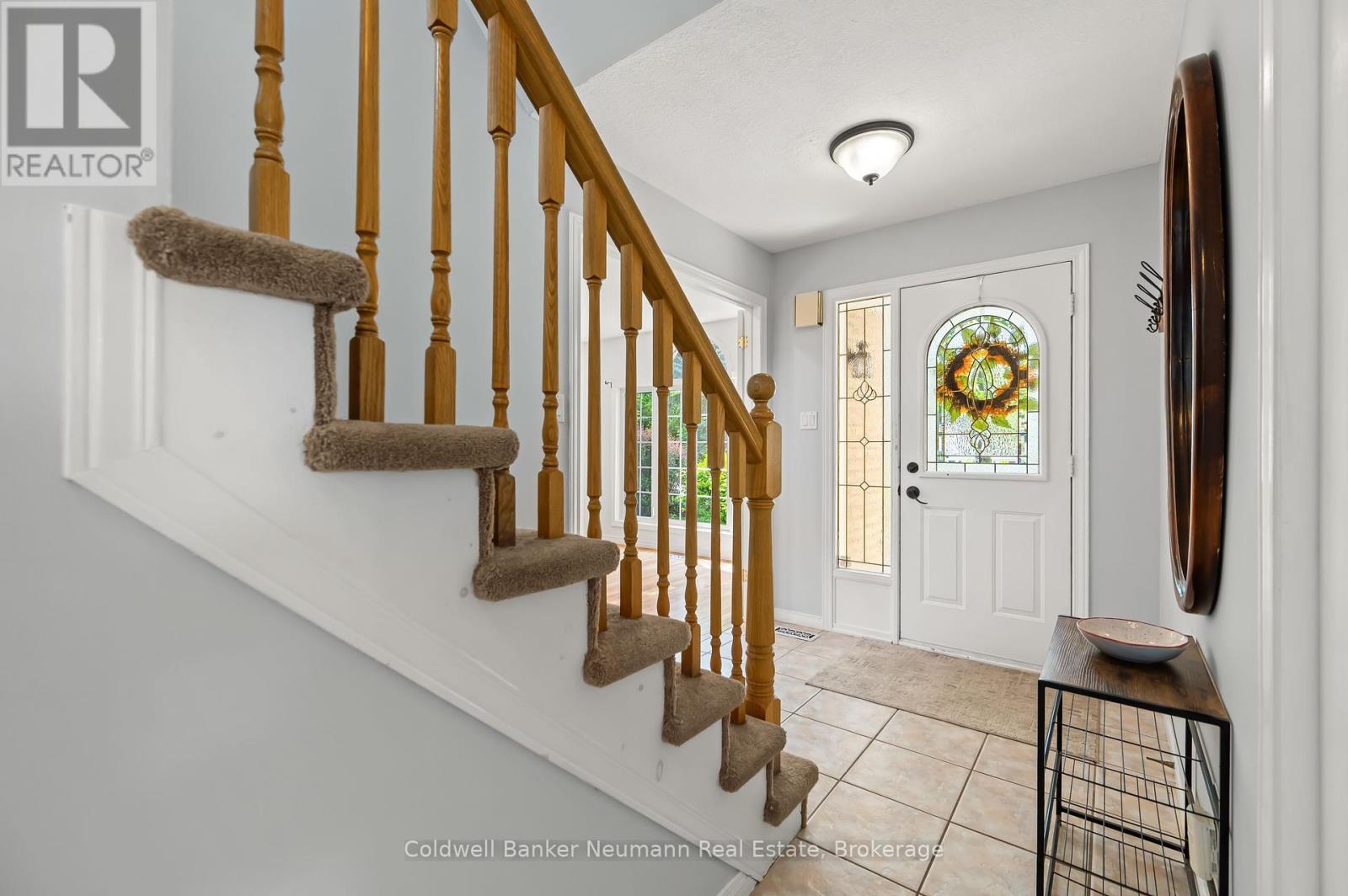 54 Pine Ridge Drive, Guelph, Ontario  N1L 1J3 - Photo 3 - X12198922