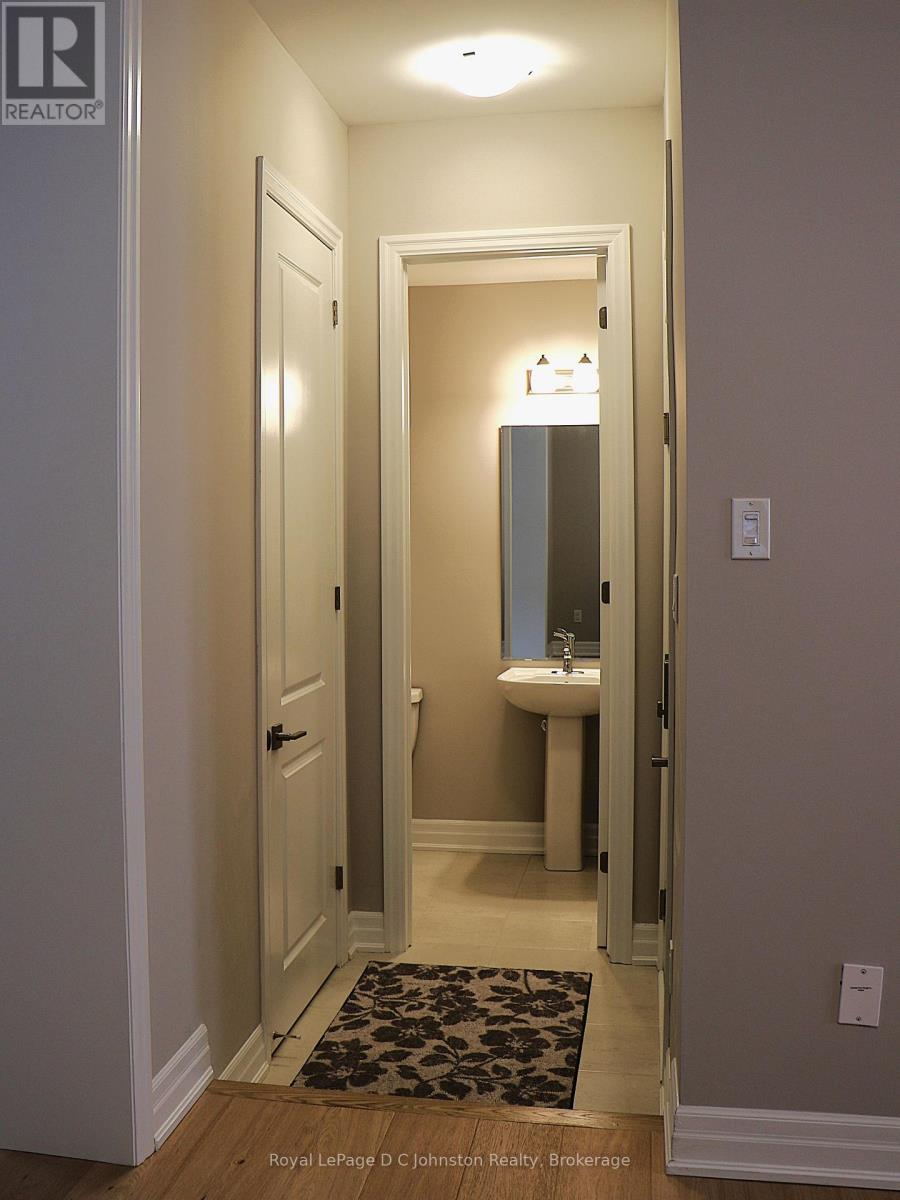 58 William Nador Street, Kitchener, Ontario  N2R 0S3 - Photo 7 - X12199131