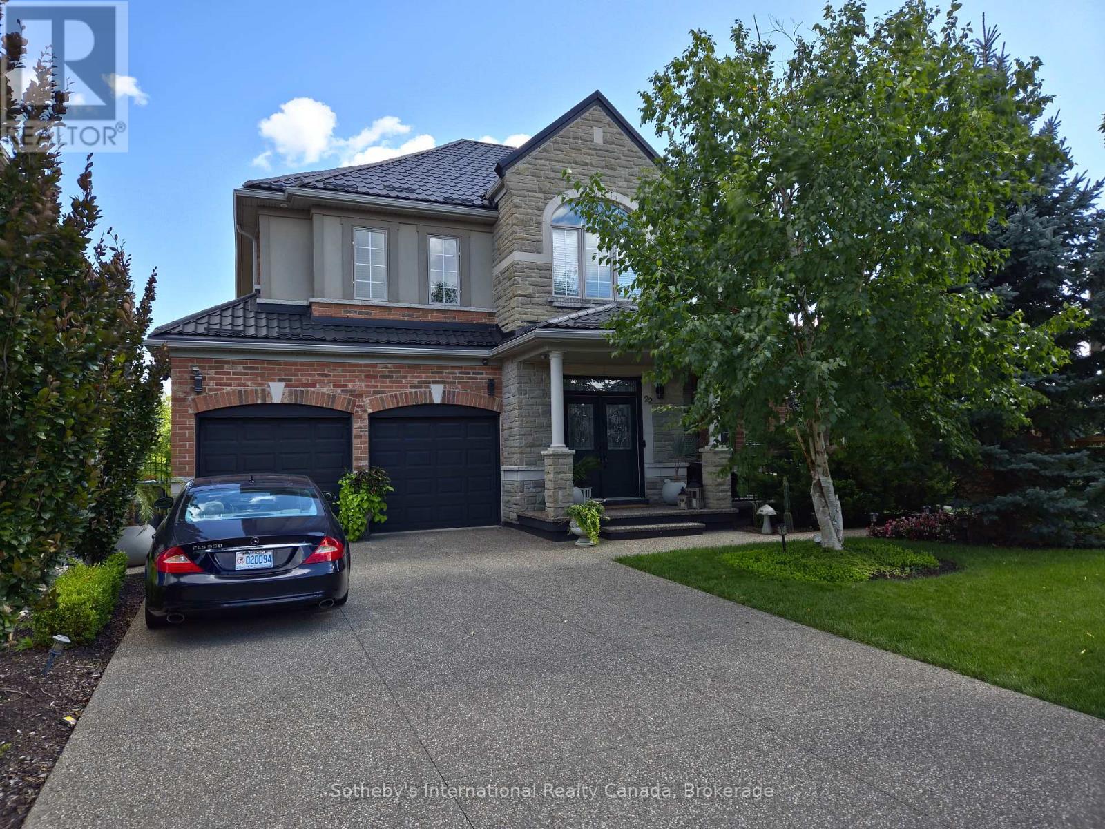 22 PRADA COURT, Brampton, Ontario