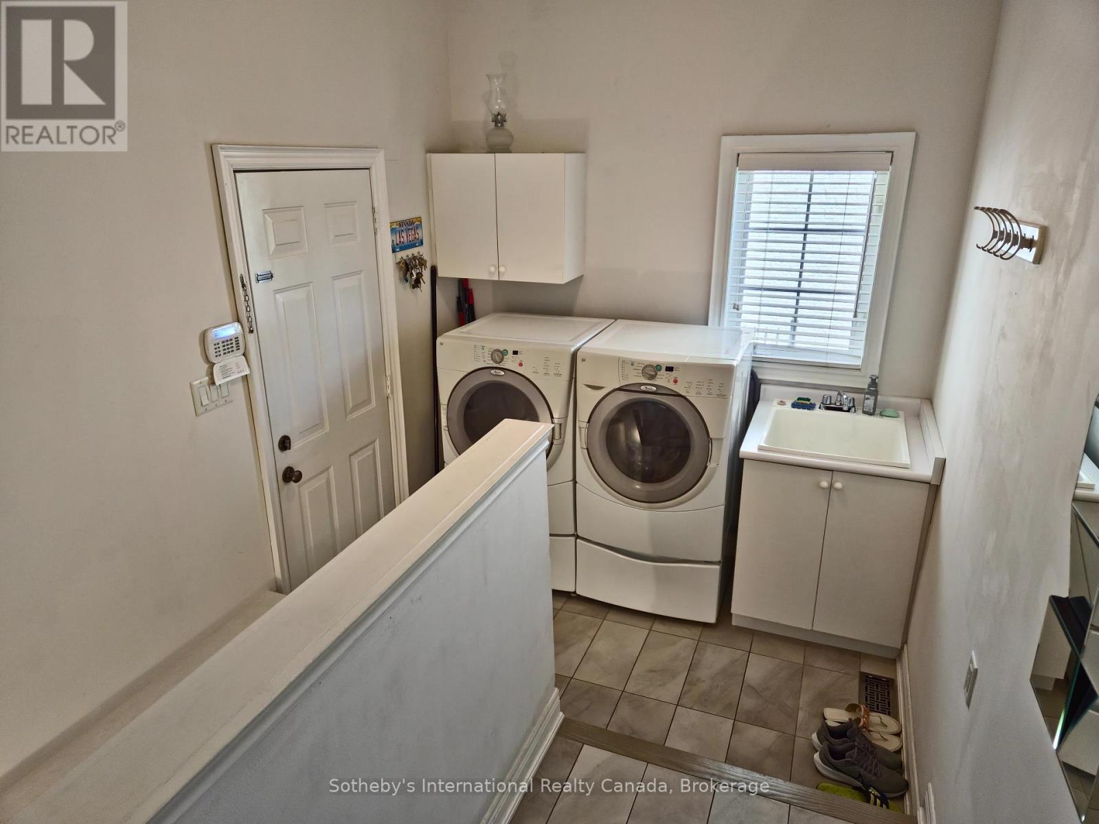 22 Prada Court, Brampton, Ontario  L6P 2K1 - Photo 12 - W12199203