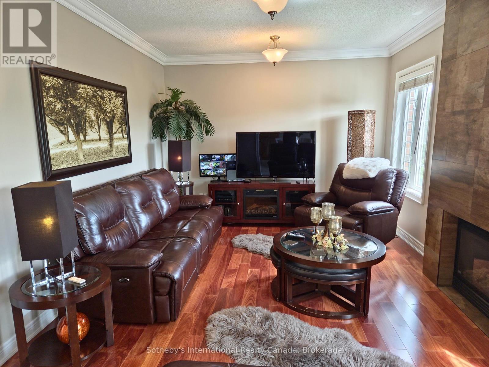 22 Prada Court, Brampton, Ontario  L6P 2K1 - Photo 9 - W12199203