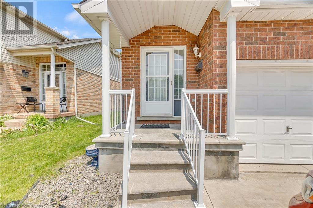 174 Wilderness Drive, Kitchener, Ontario  N2E 3R7 - Photo 4 - 40737837