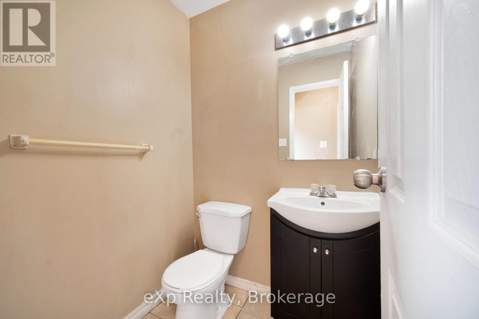 50 - 550 Second Street, London East, Ontario  N5V 3S3 - Photo 3 - X12199672