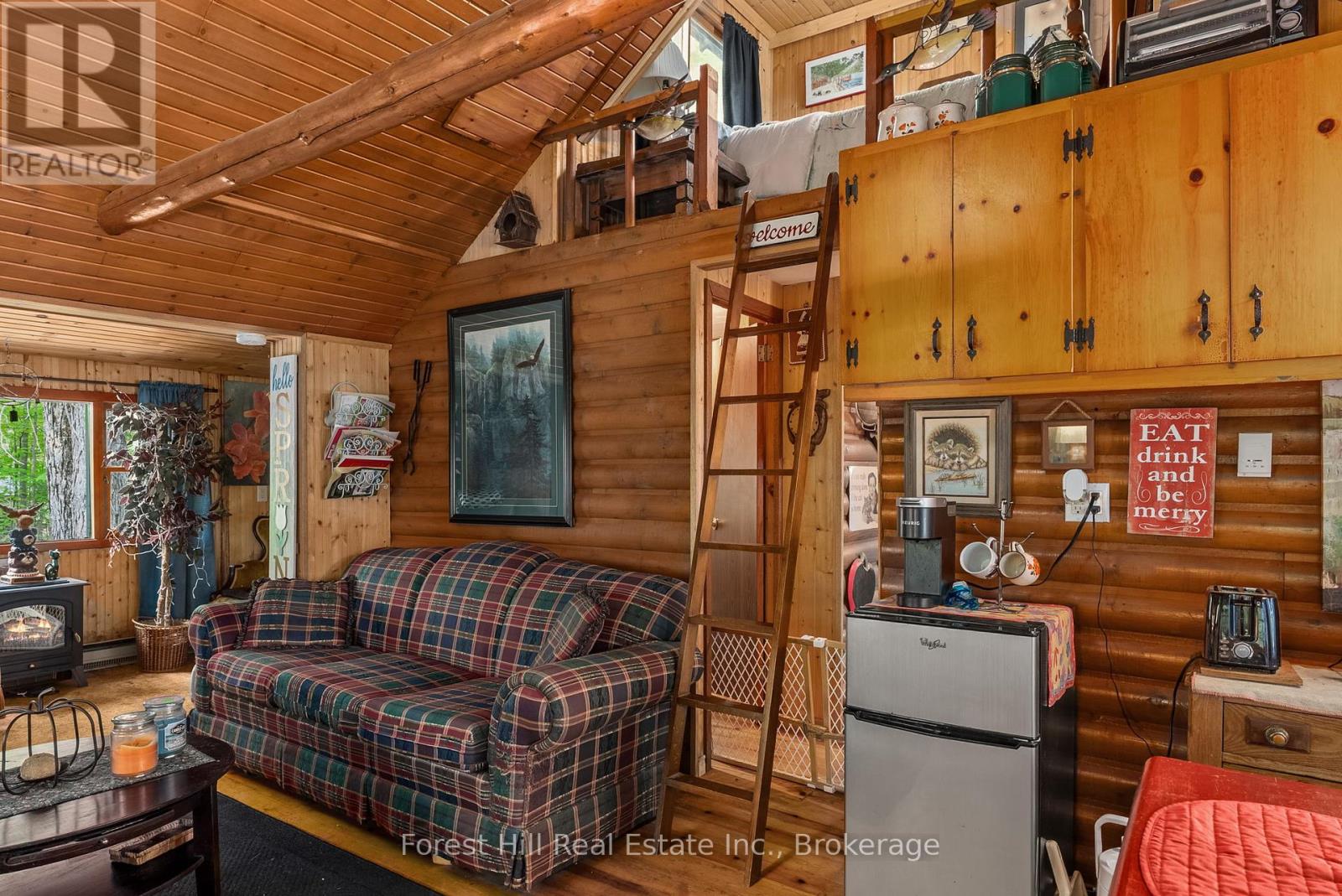 1067 West Black Lake Road, Muskoka Lakes, Ontario  P0C 1M0 - Photo 16 - X12199734