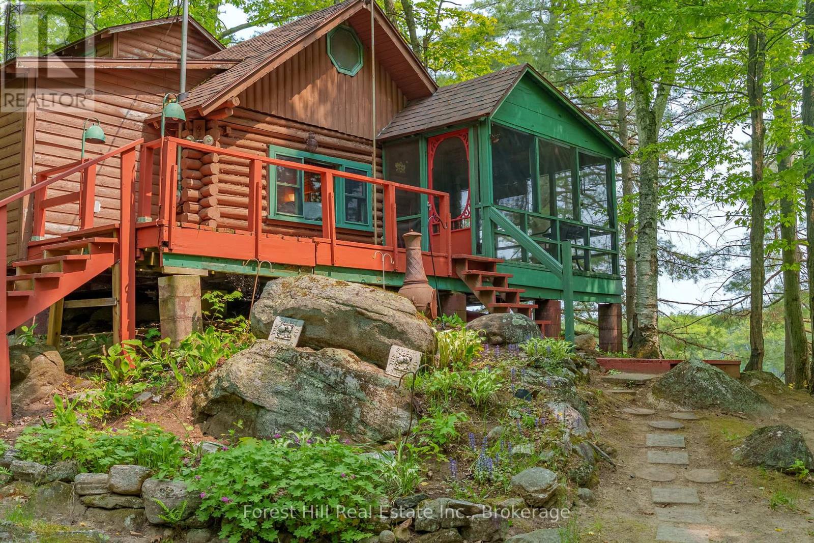 1067 West Black Lake Road, Muskoka Lakes, Ontario  P0C 1M0 - Photo 2 - X12199734