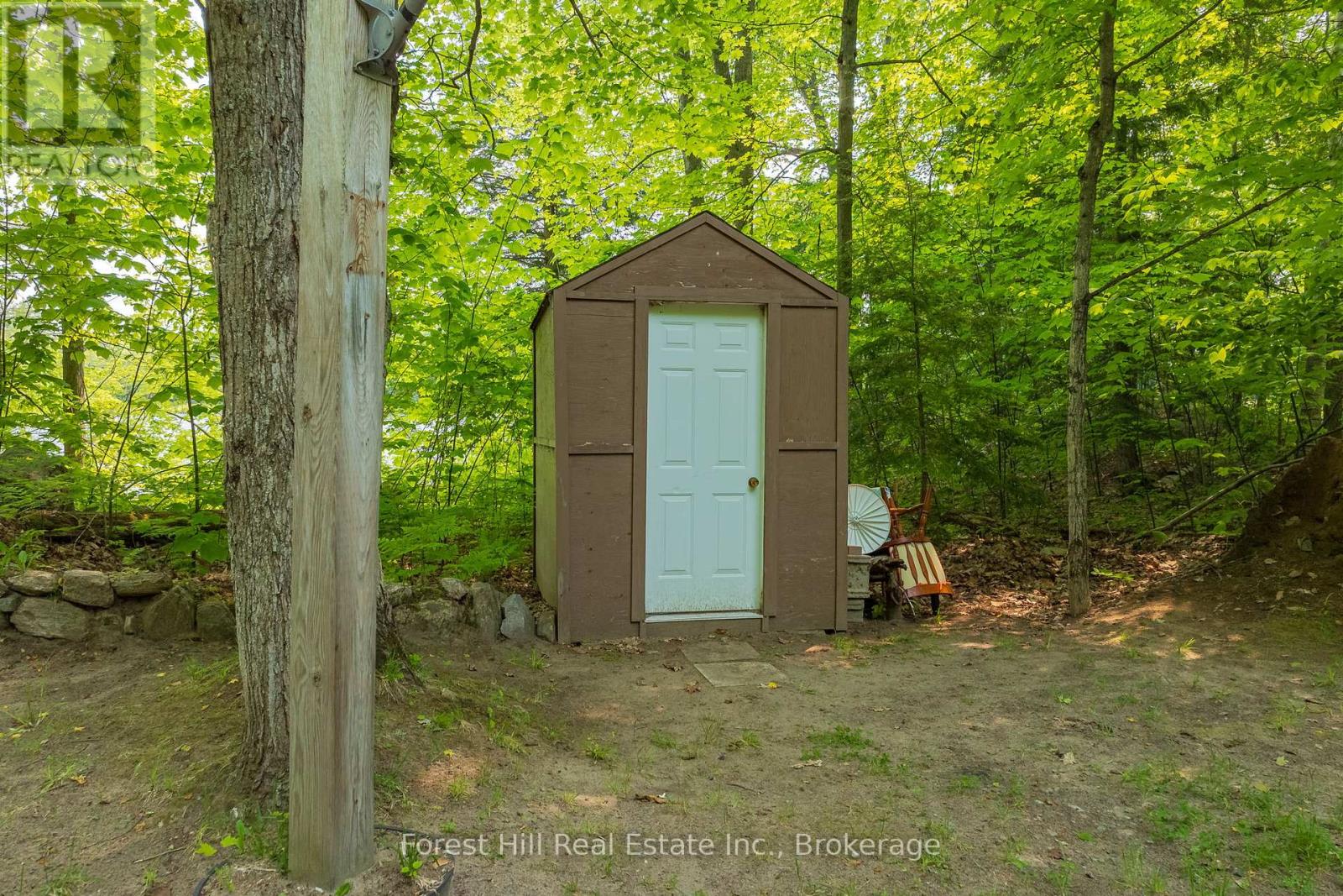 1067 West Black Lake Road, Muskoka Lakes, Ontario  P0C 1M0 - Photo 27 - X12199734