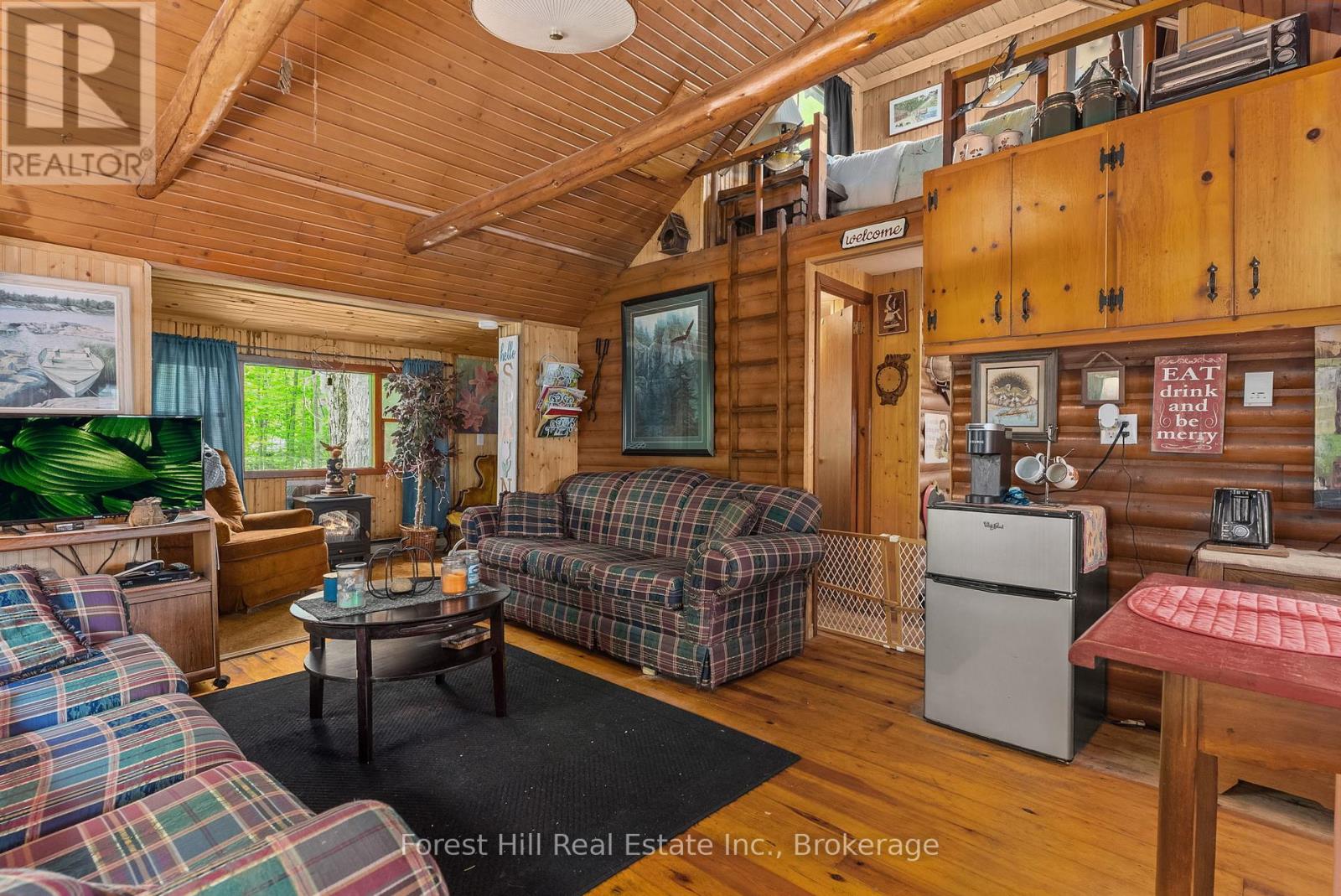 1067 West Black Lake Road, Muskoka Lakes, Ontario  P0C 1M0 - Photo 8 - X12199734