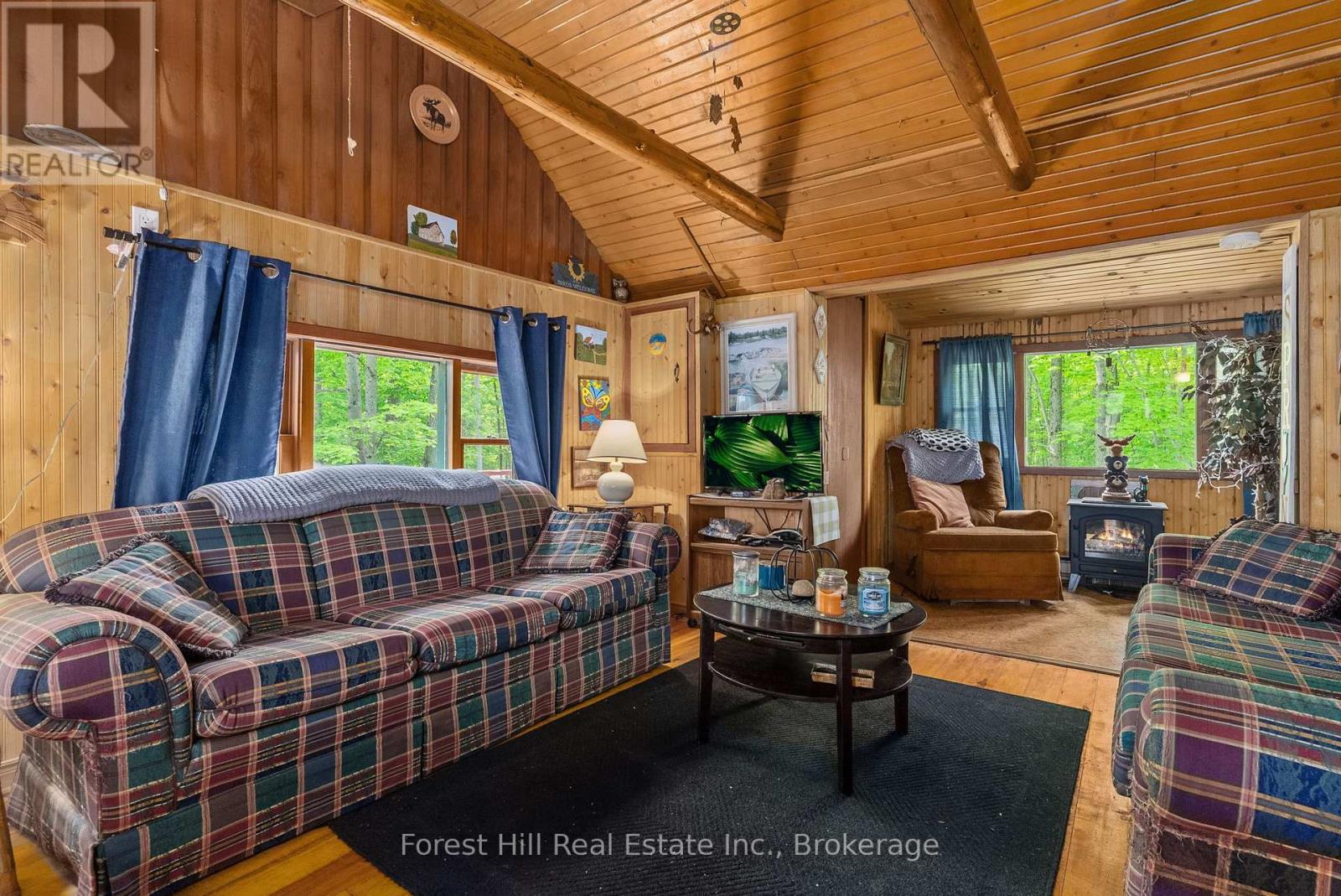 1067 West Black Lake Road, Muskoka Lakes, Ontario  P0C 1M0 - Photo 9 - X12199734