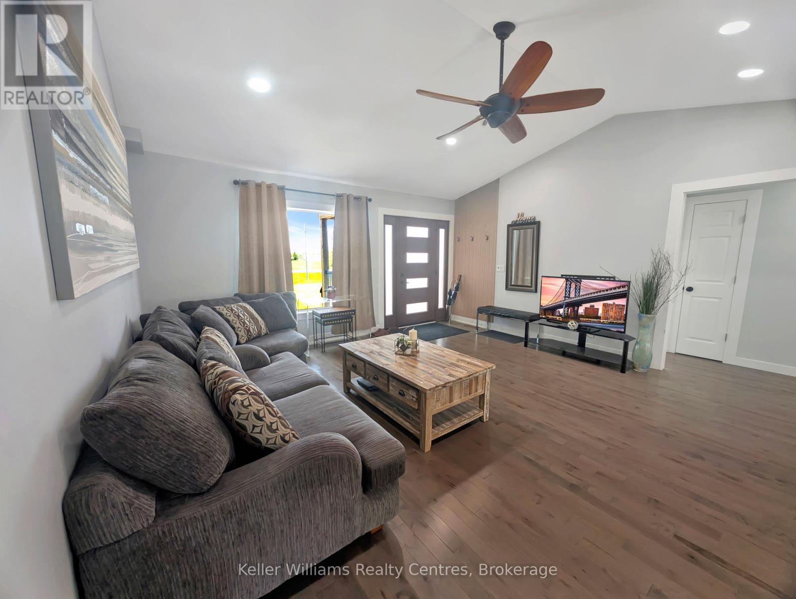 20 Red Bay Road, South Bruce Peninsula, Ontario  N0H 2T0 - Photo 10 - X12199737