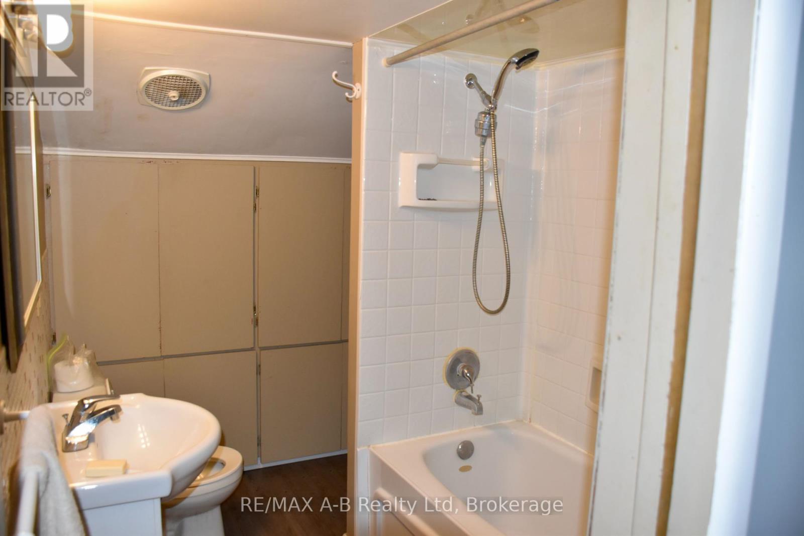 86 Salina Street N, St. Marys, Ontario  N4X 1C8 - Photo 14 - X12199738