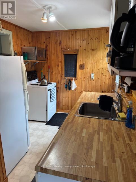 18 Tuyll Street W, Bluewater, Ontario  N0M 1G0 - Photo 7 - X12199769